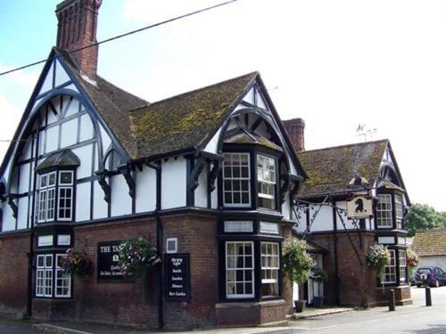 The Talbot And Apartment Iwerne Minster Room photo